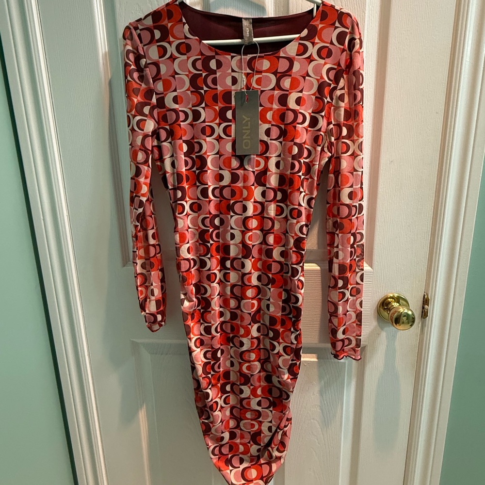 NWT ONLY Women's Long Sleeve Red Geometric Dress